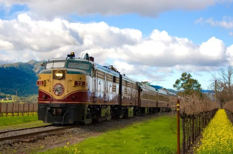 Napa Valley Wine Train: Vista Dome Lunch or Dinner